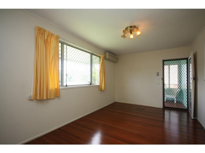 61 Griffith Road, Scarborough QLD 4020