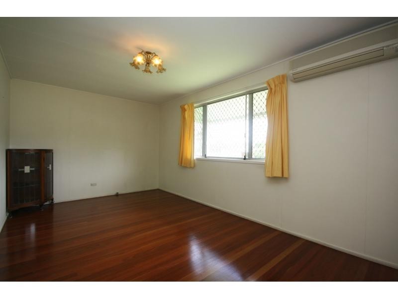 61 Griffith Road, Scarborough QLD 4020