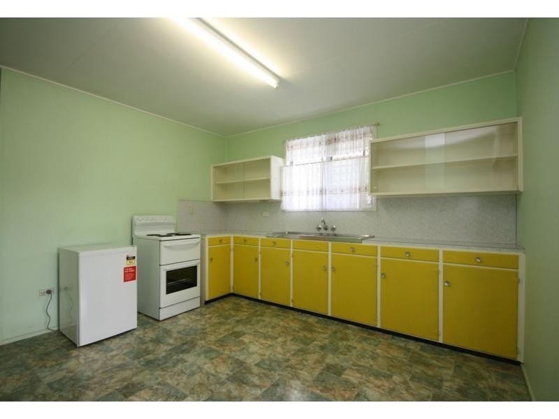 61 Griffith Road, Scarborough QLD 4020