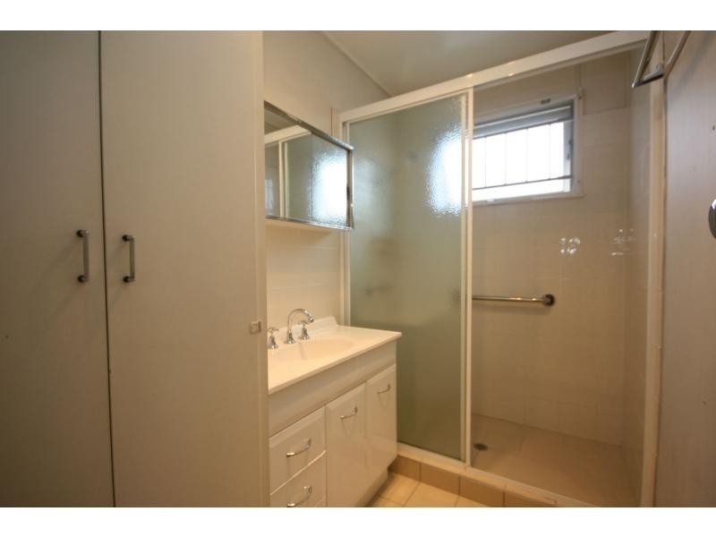 61 Griffith Road, Scarborough QLD 4020