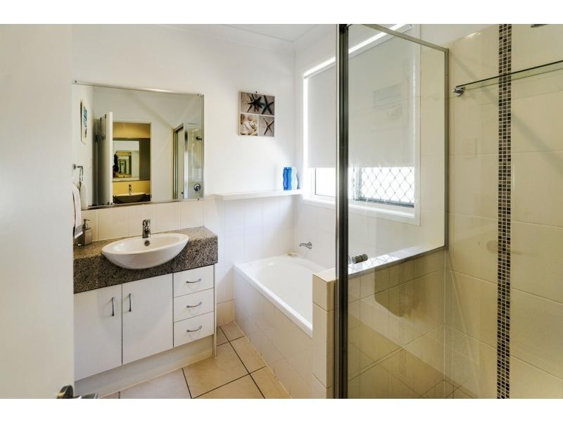 4 Caitlin Court, Rothwell QLD 4022