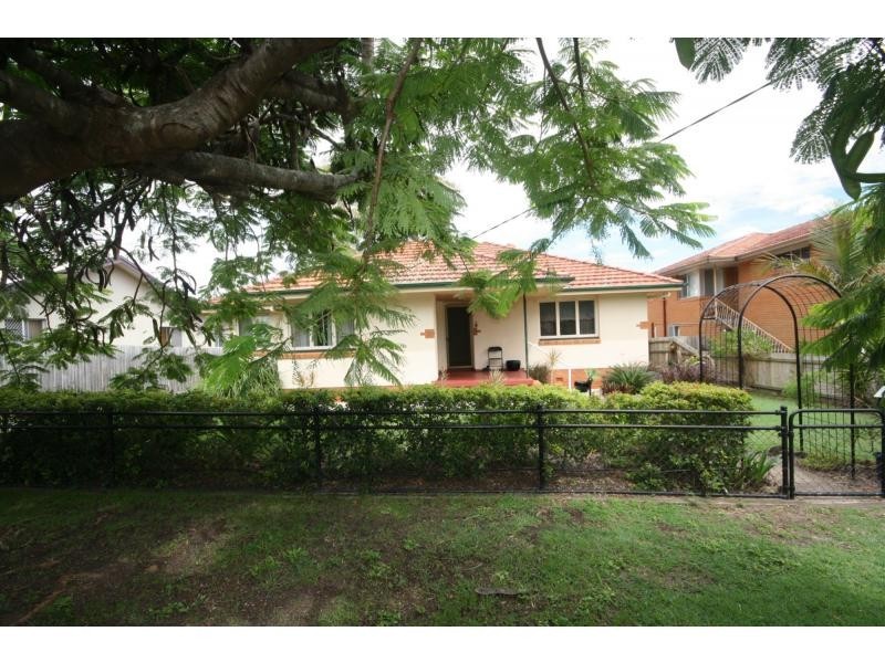 13 Central Avenue, Scarborough QLD 4020