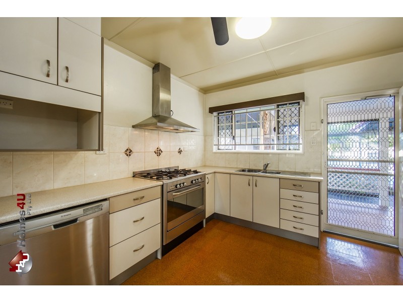 18 Rogers Rd, Clontarf QLD 4019