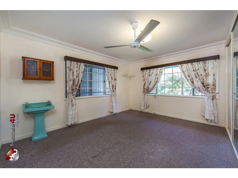 18 Rogers Rd, Clontarf QLD 4019