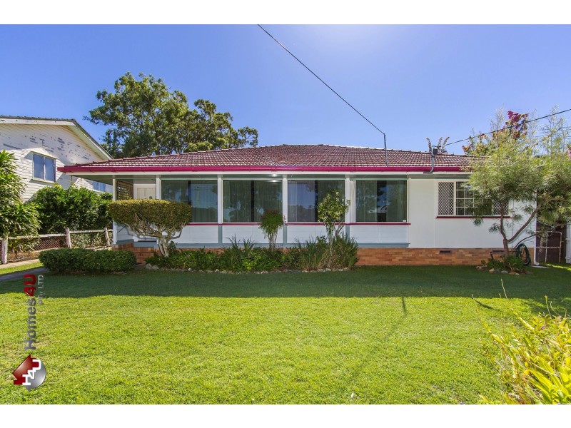 18 Rogers Rd, Clontarf QLD 4019