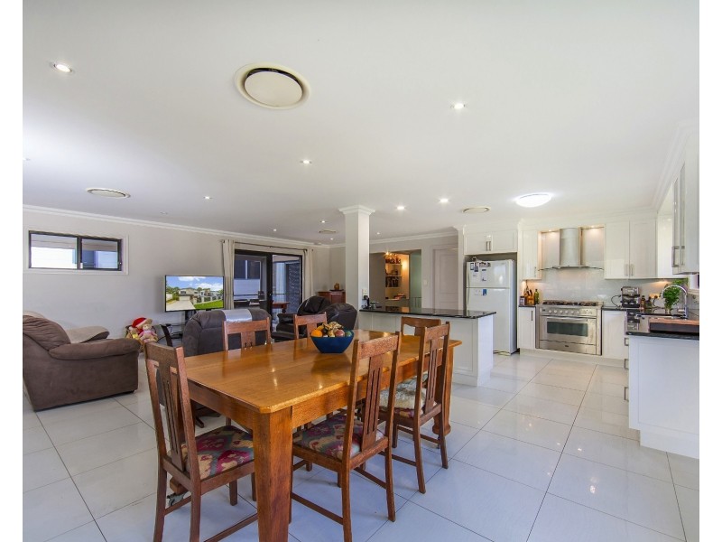 25 Bradley Rd, Clontarf QLD 4019