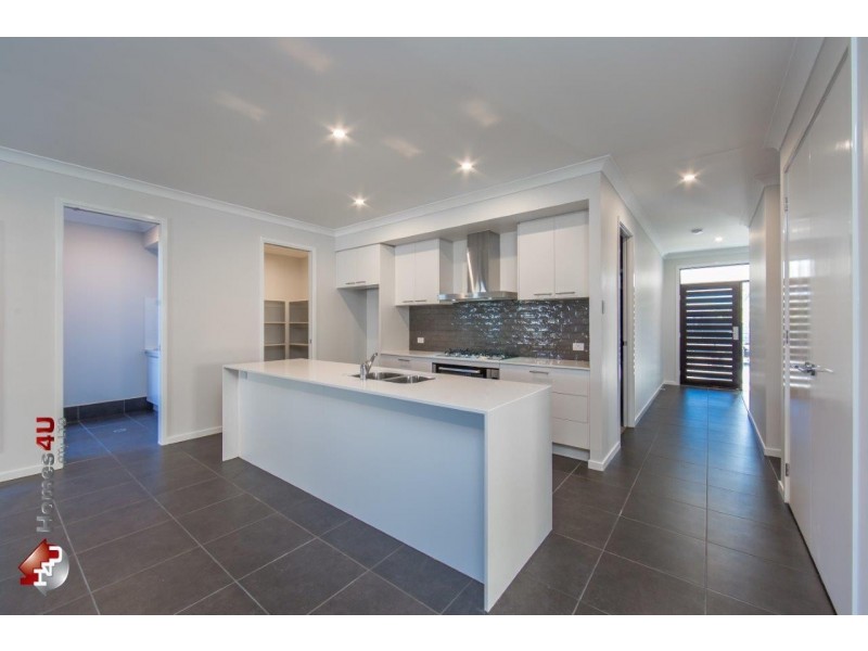 11 Comanche St, Newport QLD 4020