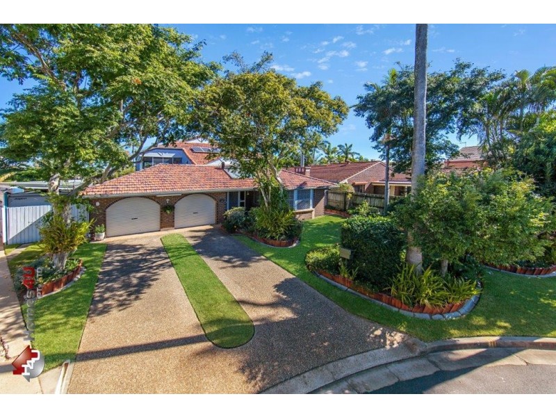 8 Oyster Point Esplanade, Newport QLD 4020