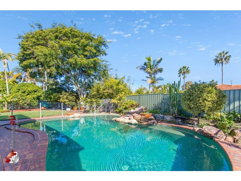 8 Oyster Point Esplanade, Newport QLD 4020