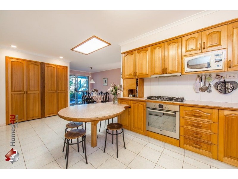8 Oyster Point Esplanade, Newport QLD 4020
