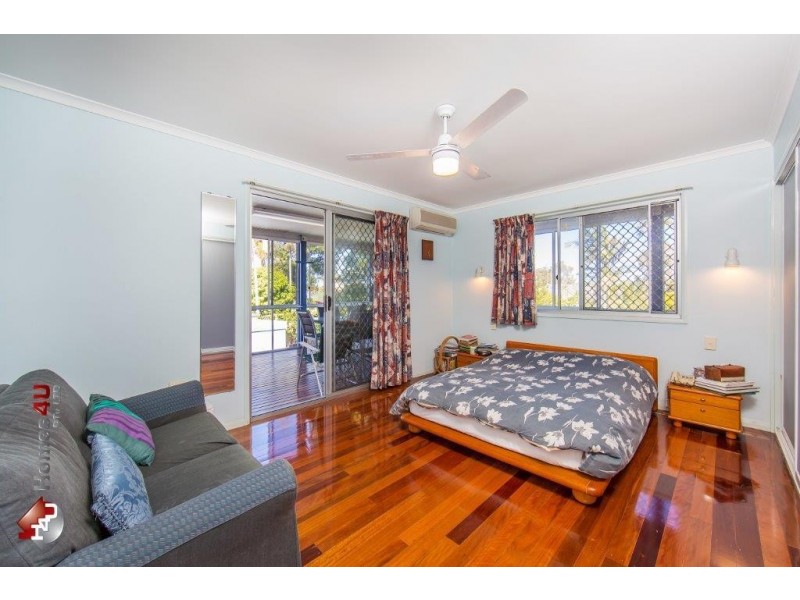 8 Oyster Point Esplanade, Newport QLD 4020