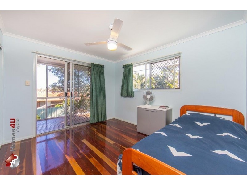 8 Oyster Point Esplanade, Newport QLD 4020