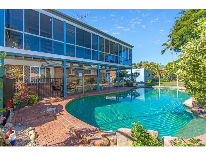 8 Oyster Point Esplanade, Newport QLD 4020