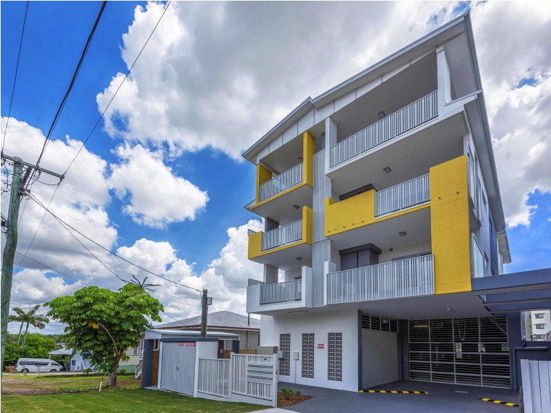 40 Curwen Tce, Chermside QLD 4032
