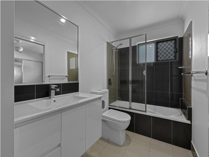 40 Curwen Tce, Chermside QLD 4032