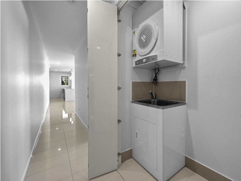 40 Curwen Tce, Chermside QLD 4032