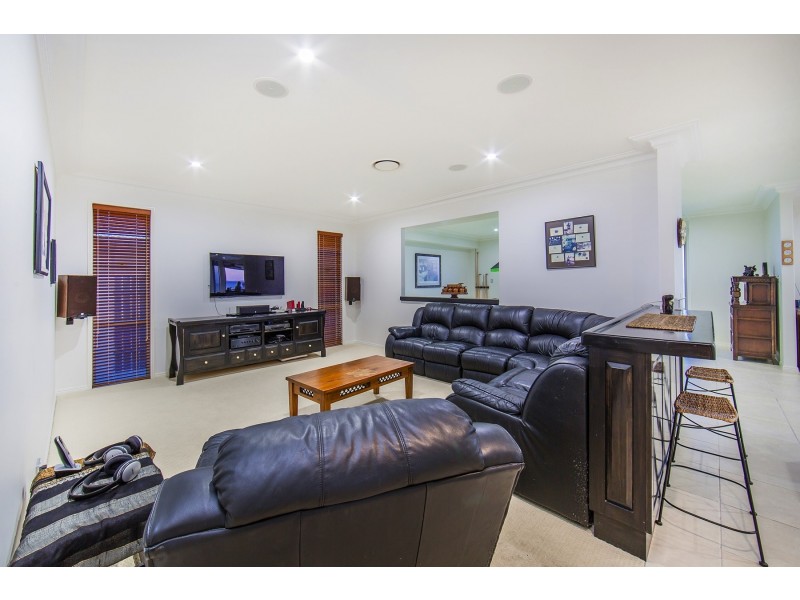 24 Woodcliffe Cres, Woody Point QLD 4019