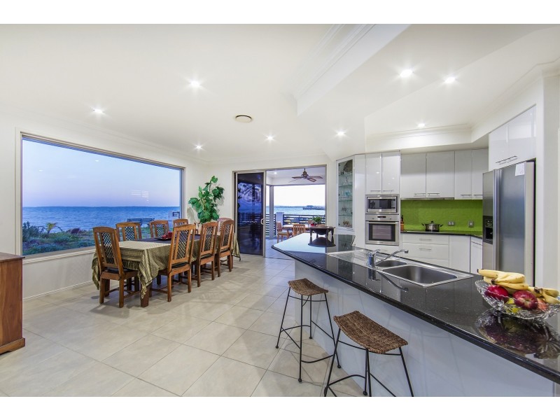 24 Woodcliffe Cres, Woody Point QLD 4019