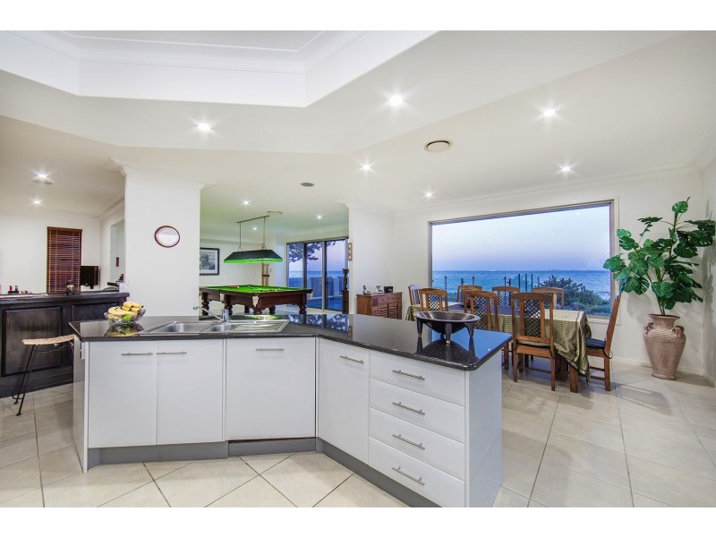 24 Woodcliffe Cres, Woody Point QLD 4019