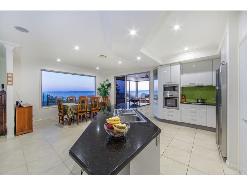 24 Woodcliffe Cres, Woody Point QLD 4019