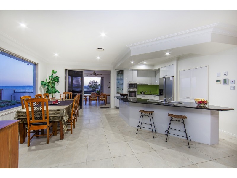 24 Woodcliffe Cres, Woody Point QLD 4019
