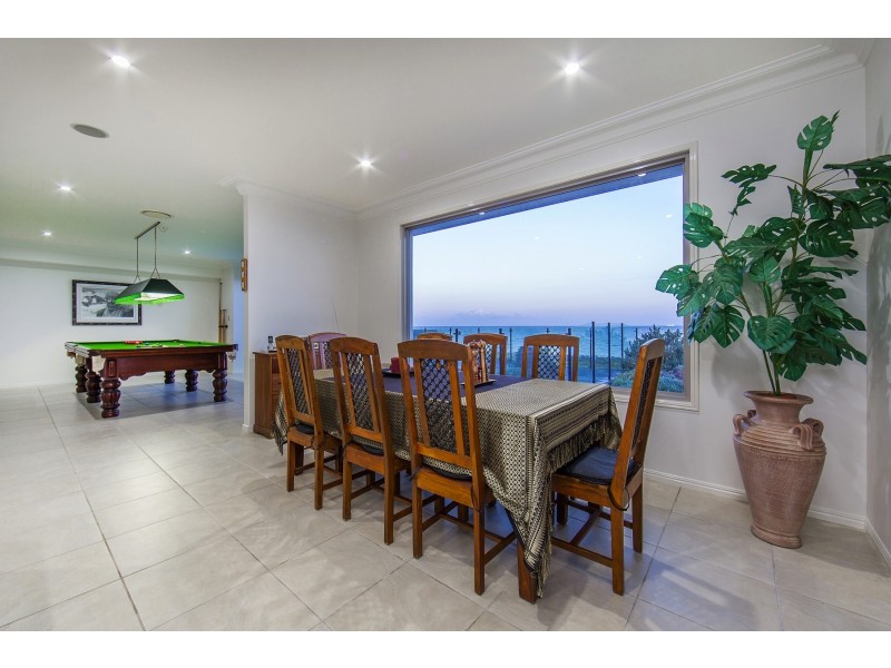 24 Woodcliffe Cres, Woody Point QLD 4019