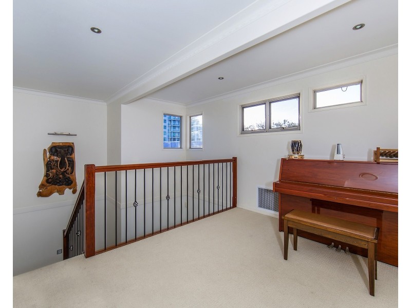 24 Woodcliffe Cres, Woody Point QLD 4019