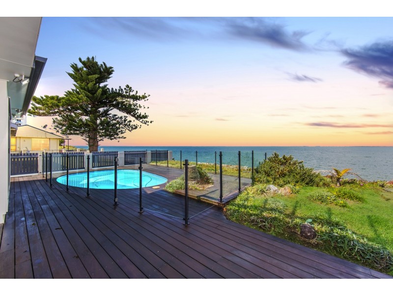 24 Woodcliffe Cres, Woody Point QLD 4019