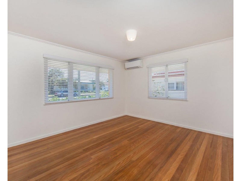 61 Georgina St, Woody Point QLD 4019