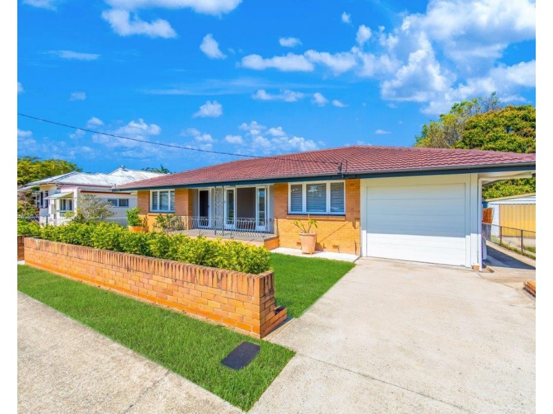 61 Georgina St, Woody Point QLD 4019