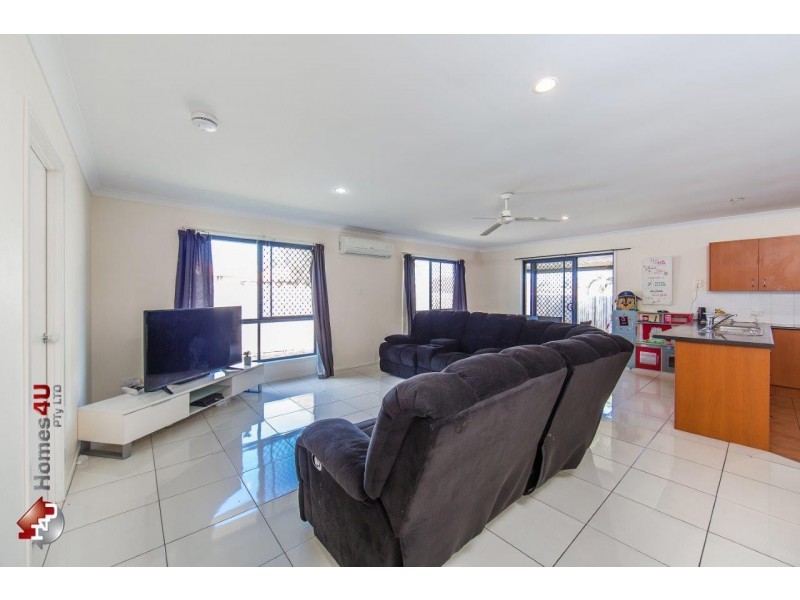 12 Zoe Pl, Deception Bay QLD 4508