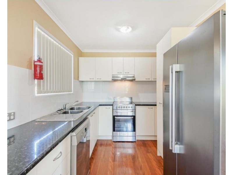 16 Roma St, Scarborough QLD 4020