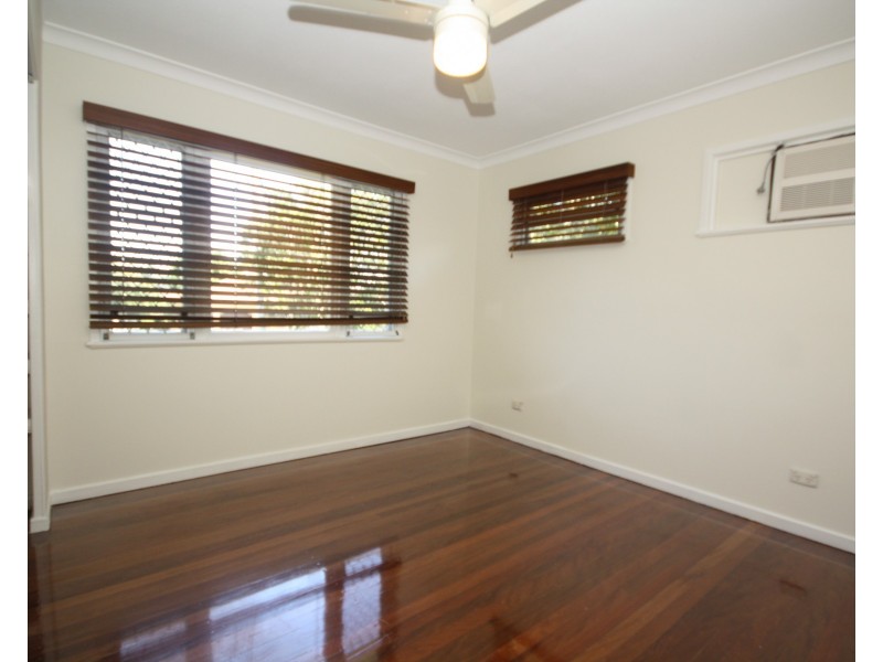 11 Nichols Rd, Kippa-ring QLD 4021