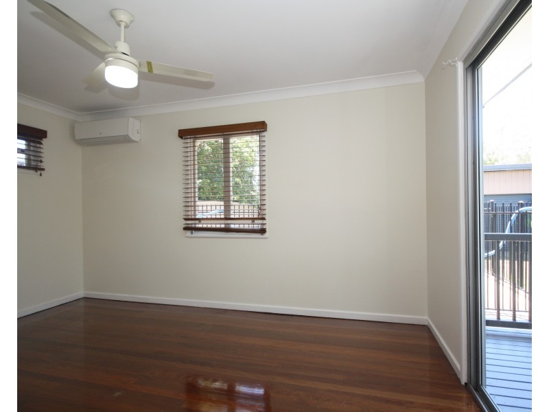 11 Nichols Rd, Kippa-ring QLD 4021