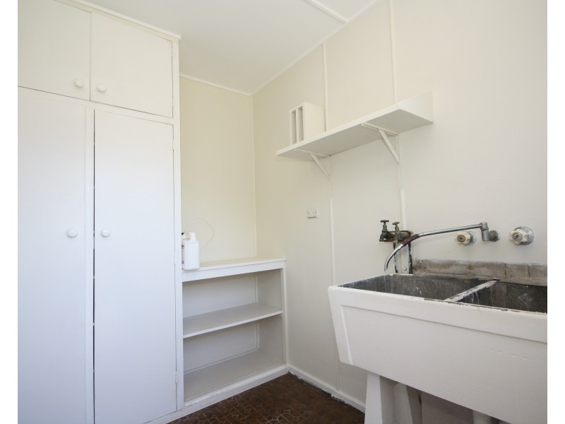 11 Nichols Rd, Kippa-ring QLD 4021