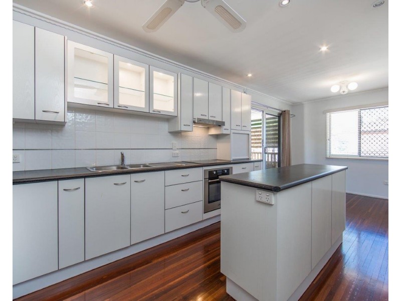 10 Wendy Cres, Clontarf QLD 4019