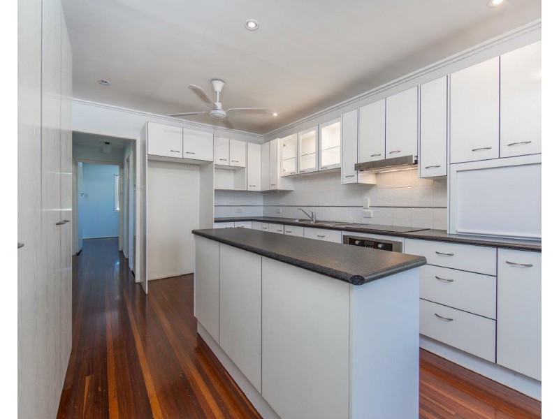 10 Wendy Cres, Clontarf QLD 4019