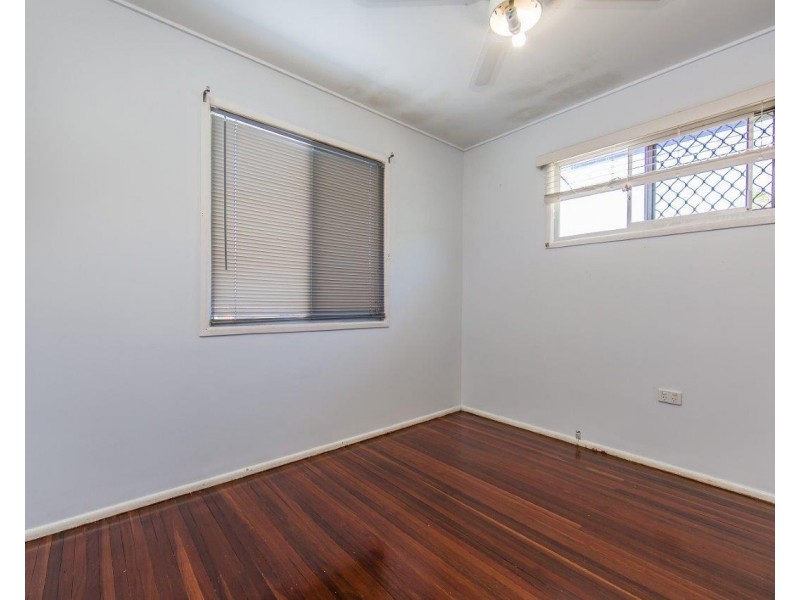 10 Wendy Cres, Clontarf QLD 4019