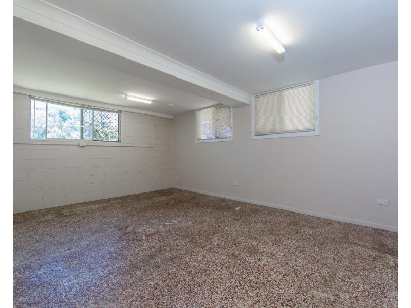 10 Wendy Cres, Clontarf QLD 4019