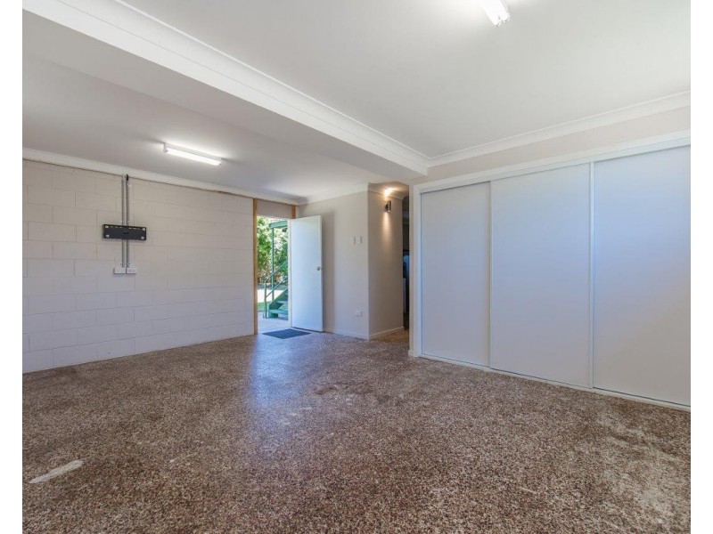 10 Wendy Cres, Clontarf QLD 4019