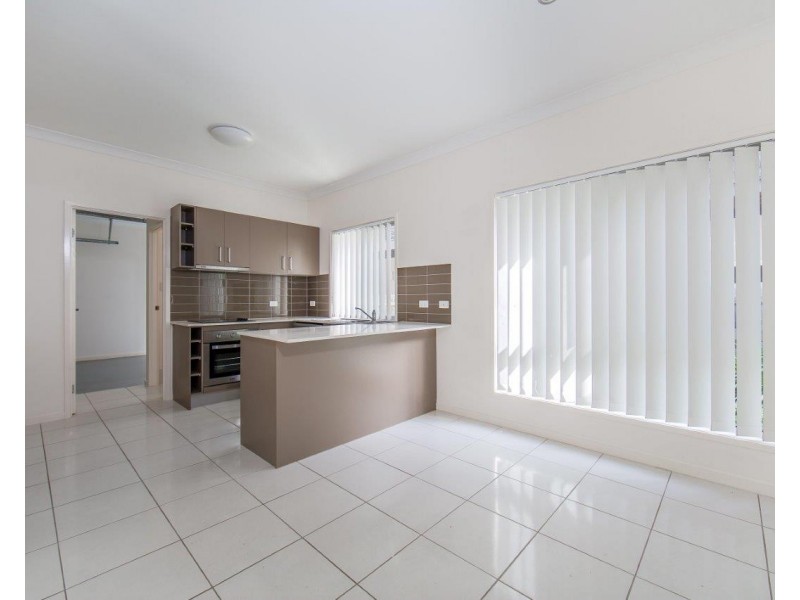 2/27 Tilley St, Redcliffe QLD 4020