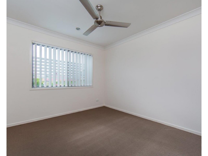 2/27 Tilley St, Redcliffe QLD 4020