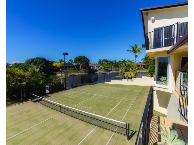 9 Braemer Court, Benowa Waters QLD 4217
