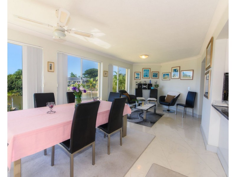 9 Braemer Court, Benowa Waters QLD 4217