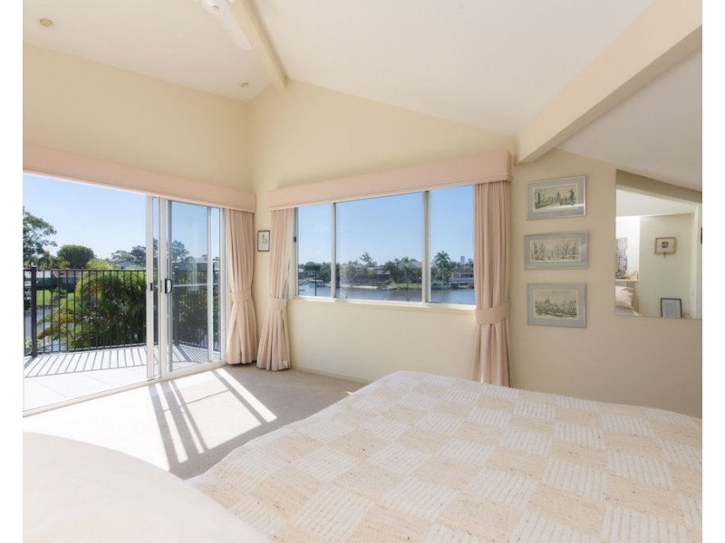 9 Braemer Court, Benowa Waters QLD 4217