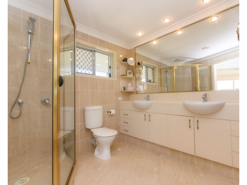 9 Braemer Court, Benowa Waters QLD 4217