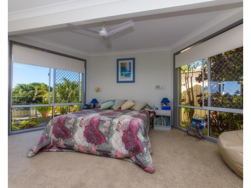 9 Braemer Court, Benowa Waters QLD 4217