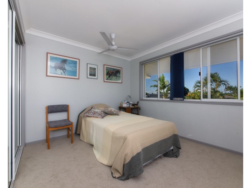 9 Braemer Court, Benowa Waters QLD 4217