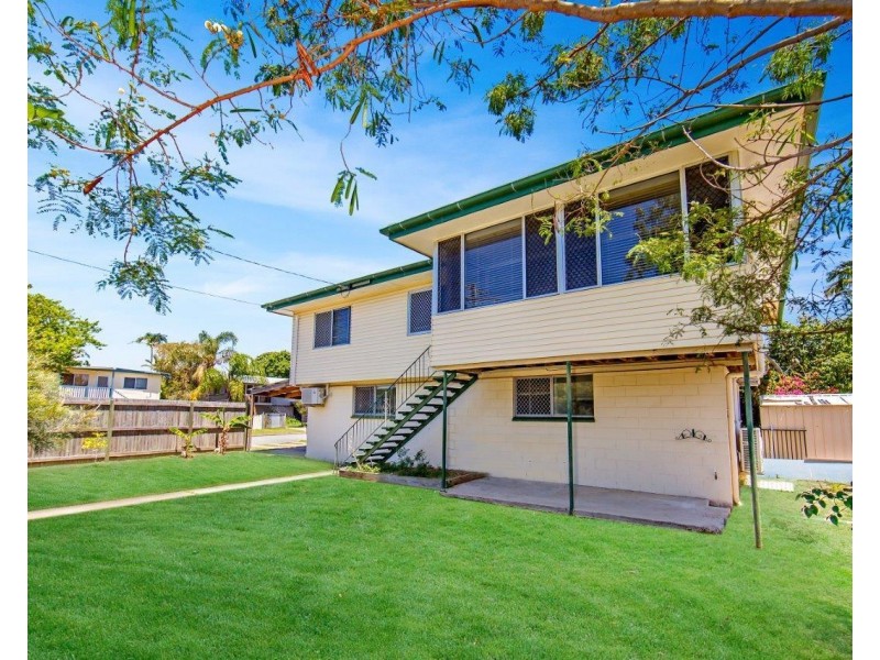 10 Wendy Cres, Clontarf QLD 4019