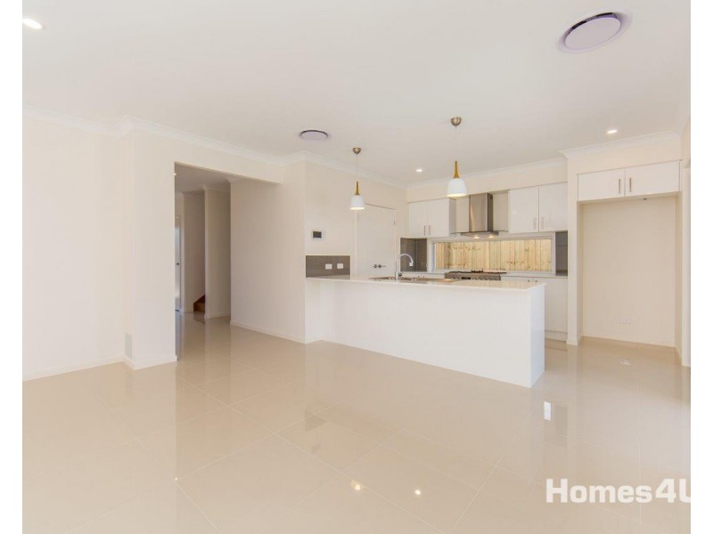 17 Crusade St, Newport QLD 4020